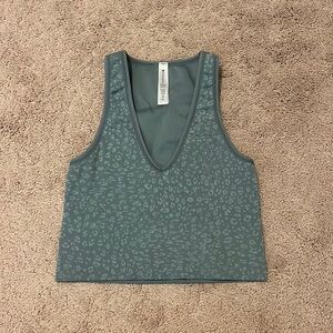 Athleta v neck cropped tank top